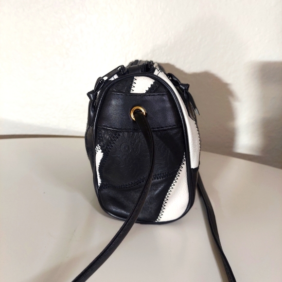 Black & White Leather Patchwork Crossbody Bag - Picture 4 of 12